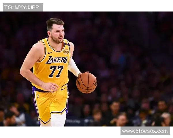 湖人将帅争吵一幕成为新闻,剧情延续东契奇试验动作引笑艾顿躺倒